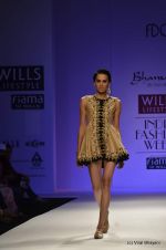 Model walk the ramp for Bhanuni by Jyoti Sharma Show at Wills Lifestyle India Fashion Week 2012 day 3 on 8th Oct 2012 (2).JPG